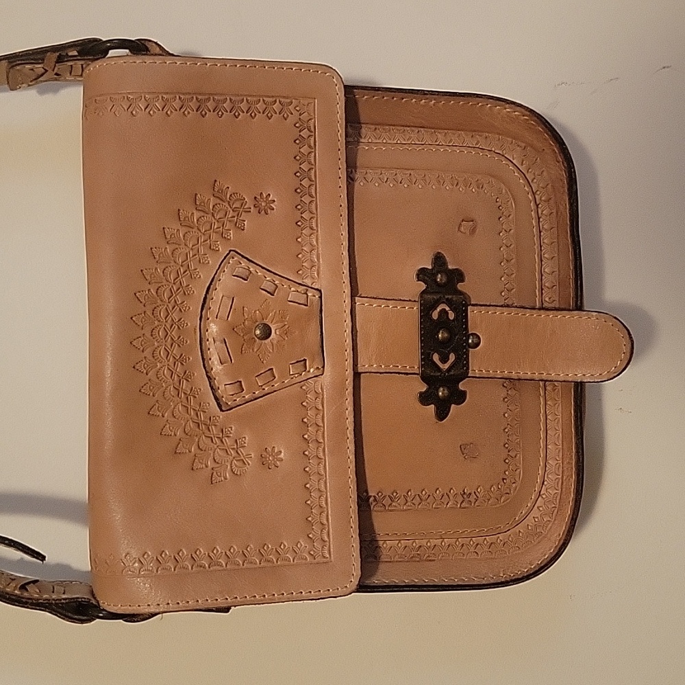 Patricia Nash Tooled Leather crossbody shoulder bag nude